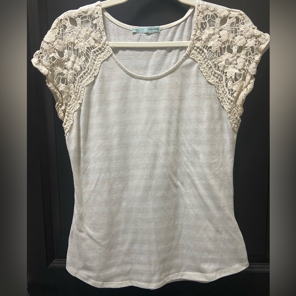 Maurice’s Small Cream and White Top with Design Sleeves